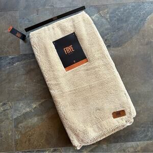Frye Sherpa Blanket Throw Reversible Tan Beige Cream 50" x 60" NWT